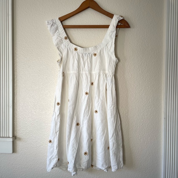 Floral Embroidered Dress - Picture 5 of 6